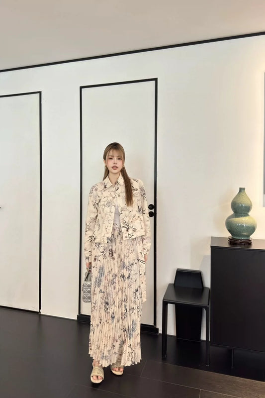 D 25 New Color Clash Printed Pleated Half Skirt