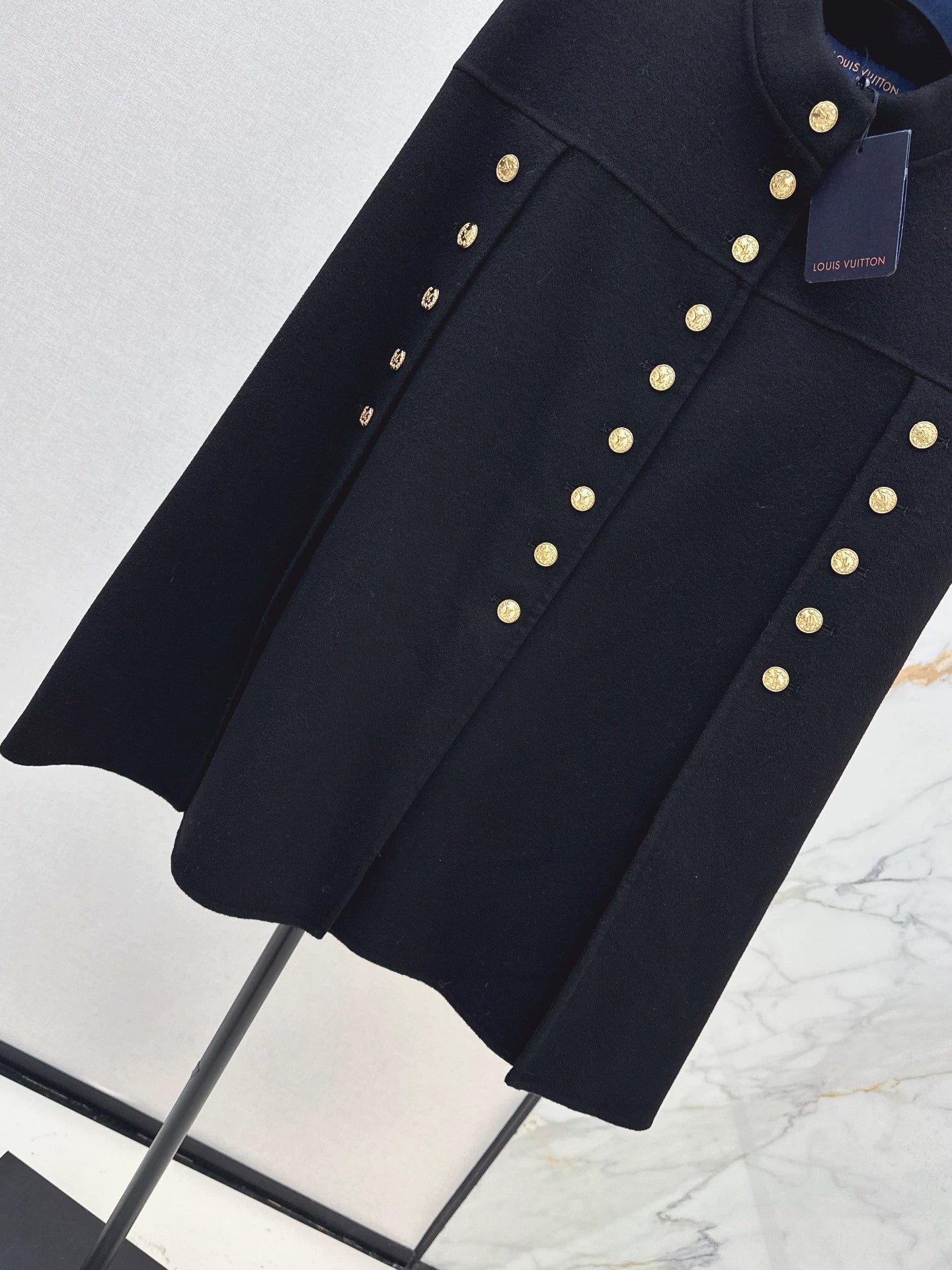 L 25 Cashmere cloak jacket