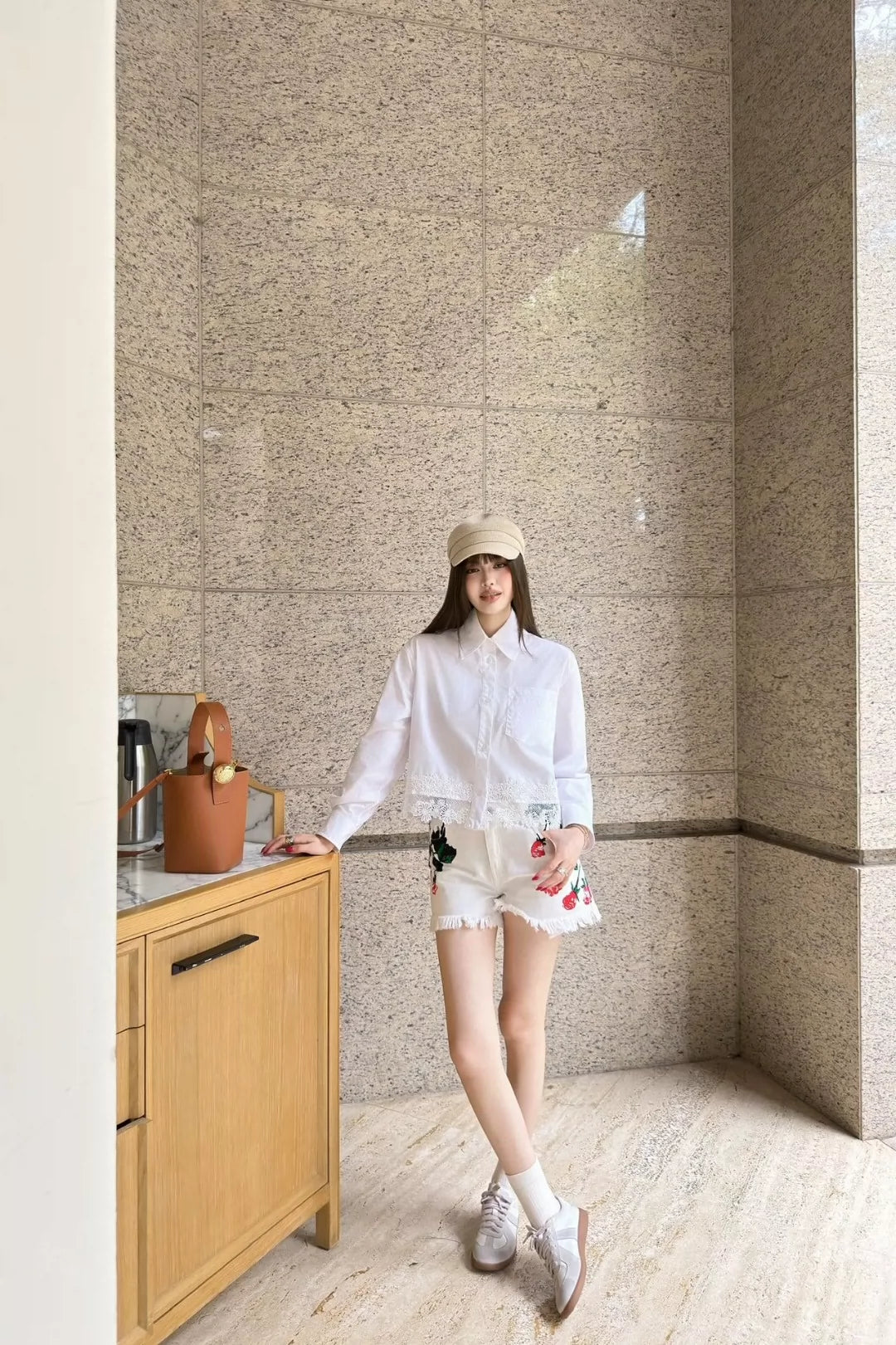 LO 25 New Pocket Splicing Lace Long Sleeve Shirt