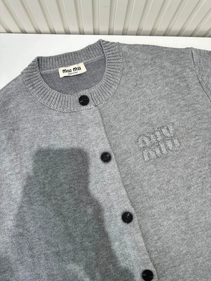Mi 25 Crew-neck knitted cardigan with logo