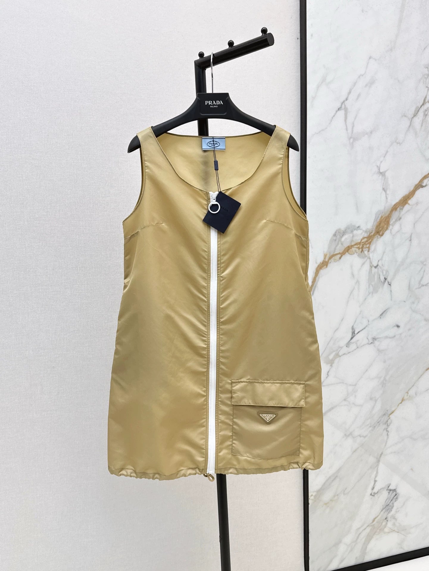 P 25 Spring/Summer New Zipper Sleeveless Dresses