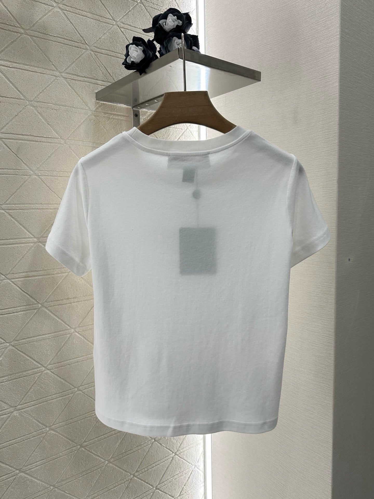 L 25 Embroidered Beaded Letter Round Neck Short Sleeve T-Shirt(white black brown)