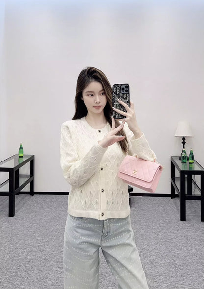 C 25 Classic knitted cardigan