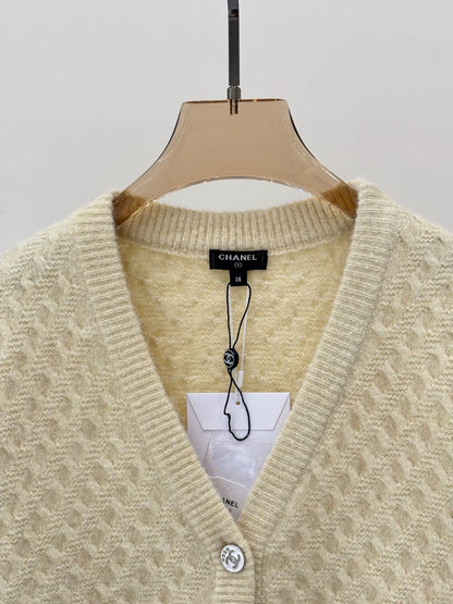 C 25 Spring and Summer new V-neck letter logo white intarsia button knitted cardigan