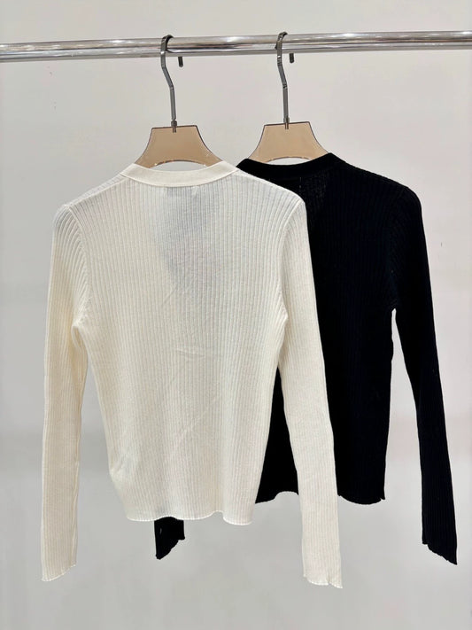 M 25 Spring and Summer new V-neck letter logo patch metal button slim knitted cardigan