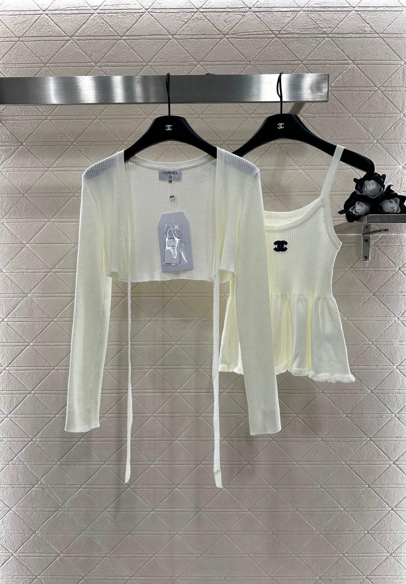 C 25 Two-piece suspender knitted cardigan