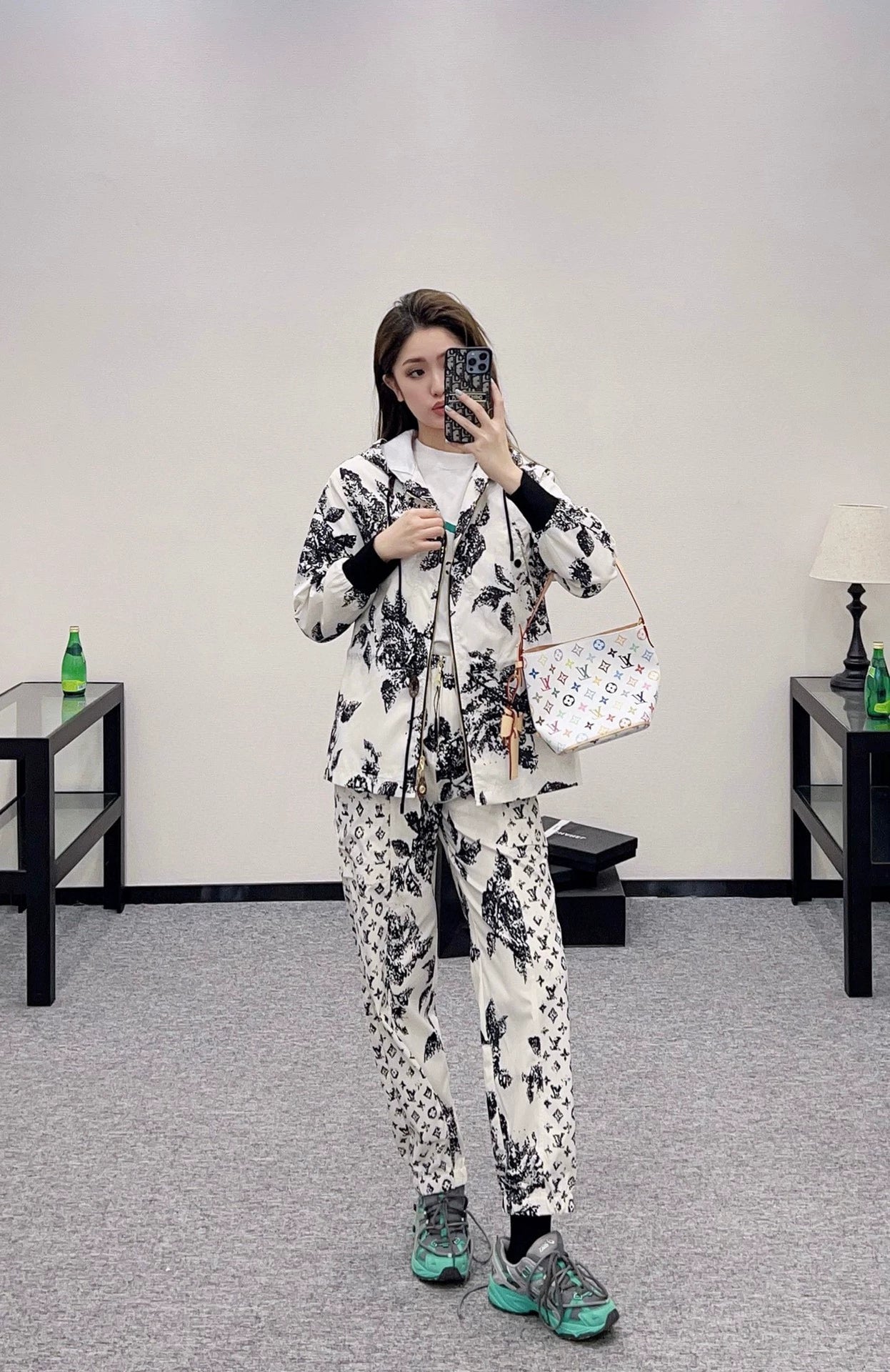 L 25 Hooded printed jacket and trousers set