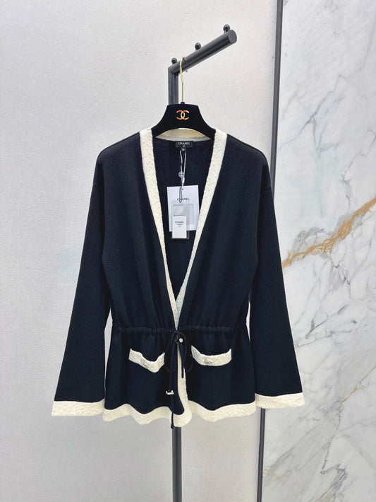 C 25 Black and white contrast knitted wool cardigan