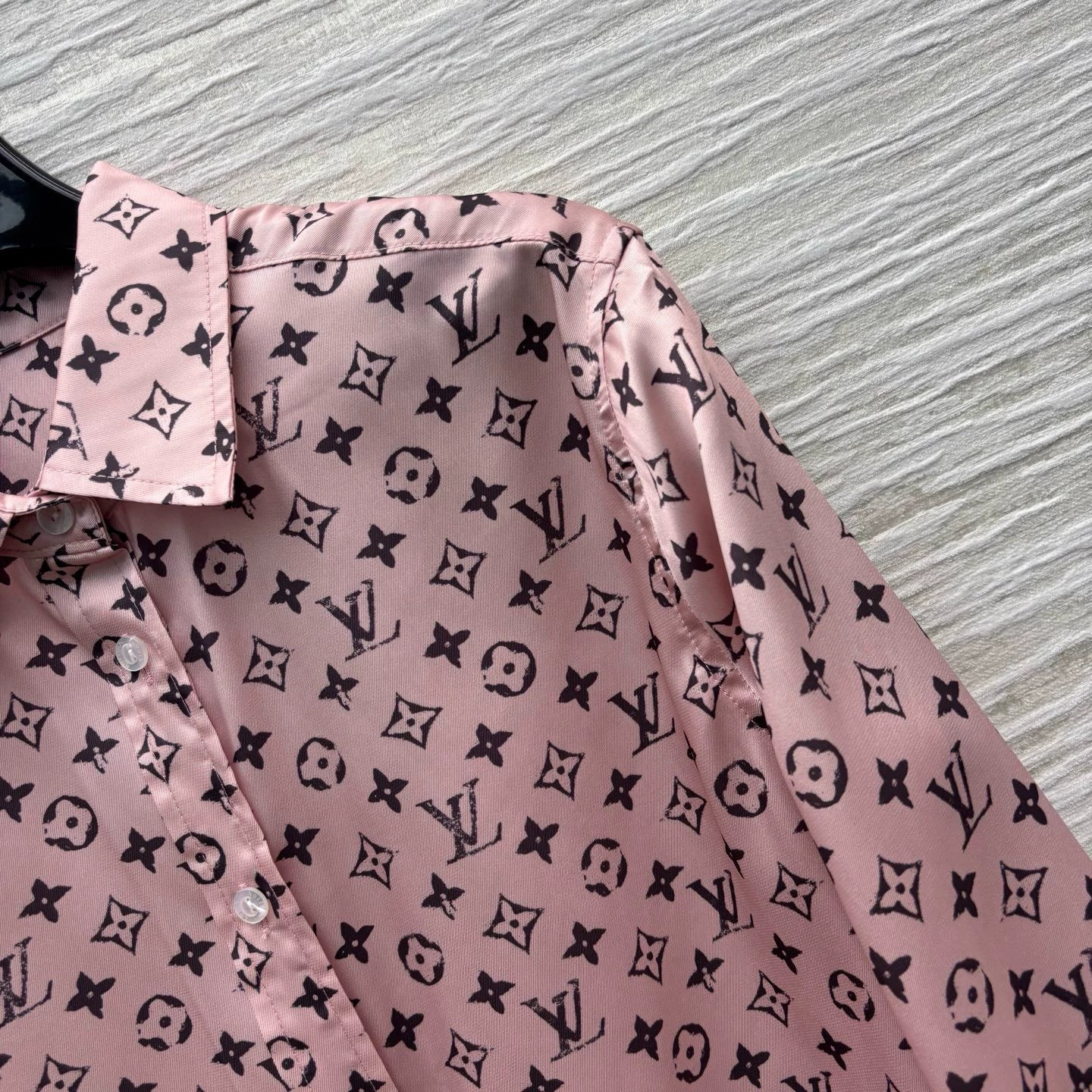 L 25 Spring/Summer New Pink Silk Shirt