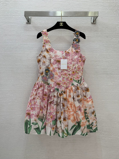 V 25 New holiday-inspired sleeveless tank dress with a full skirt and a puffy hem!