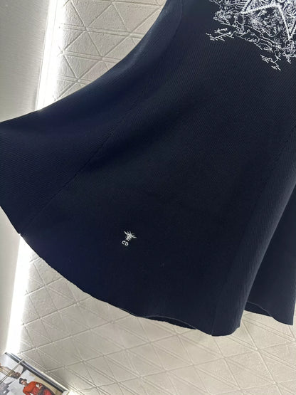 D 2025 Early Autumn New Embroidered Five-pointed Star Knitted Vest Dress(beigi,gray,black)