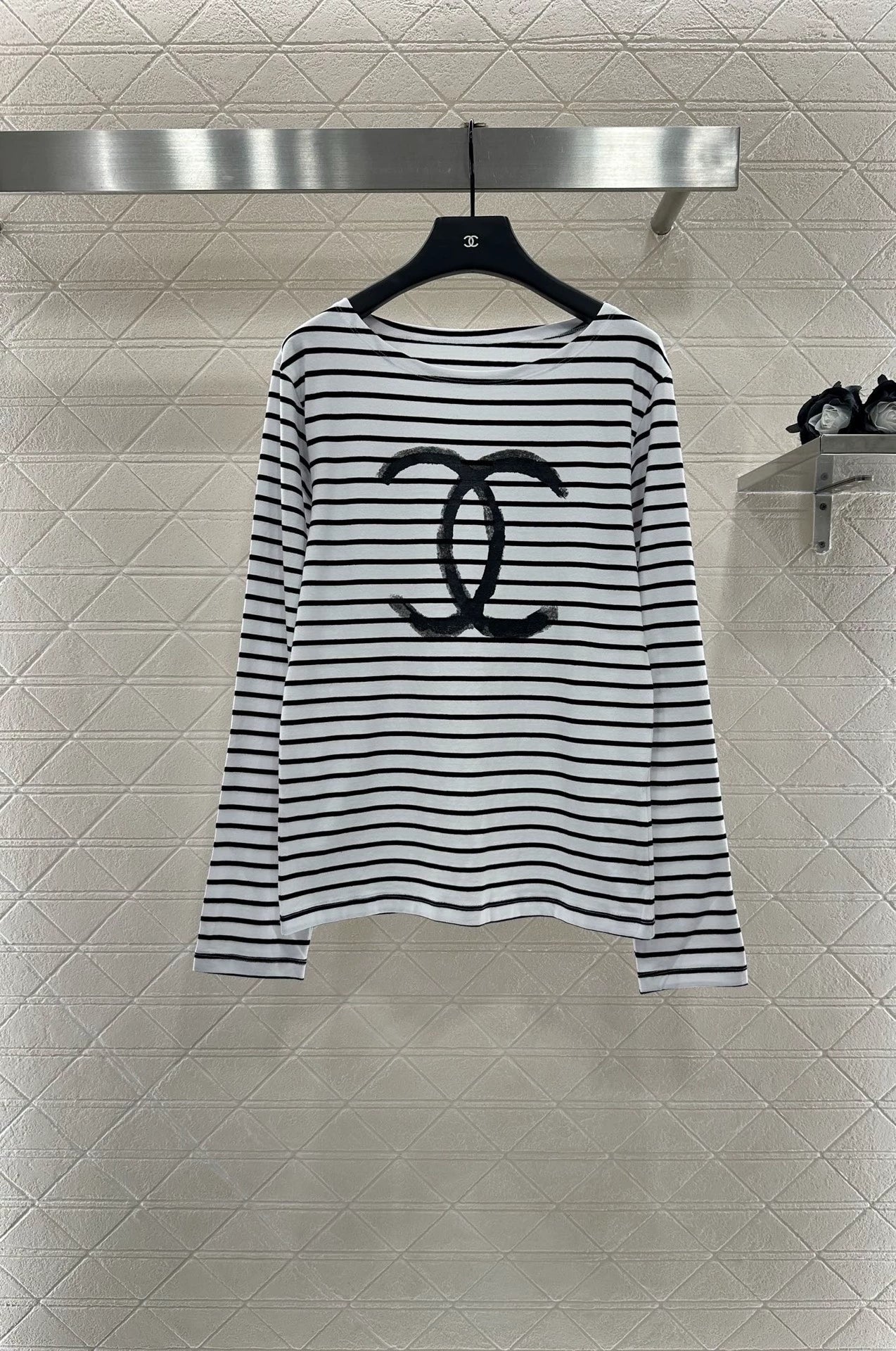 C 25 Loose striped long-sleeved top