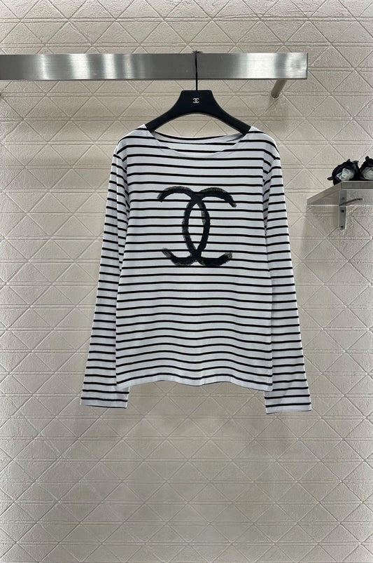 C 25 Loose striped long-sleeved top