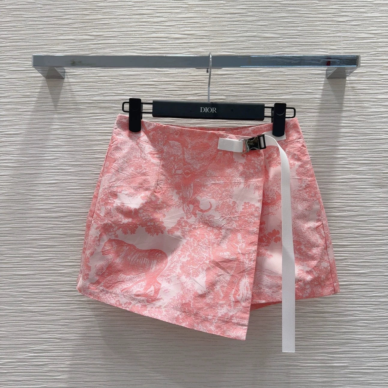 D 25 New Printed Button Down Dress Pants