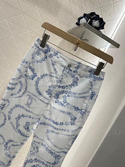 C 25 new products on the shelves Slightly flared printed denim trousers