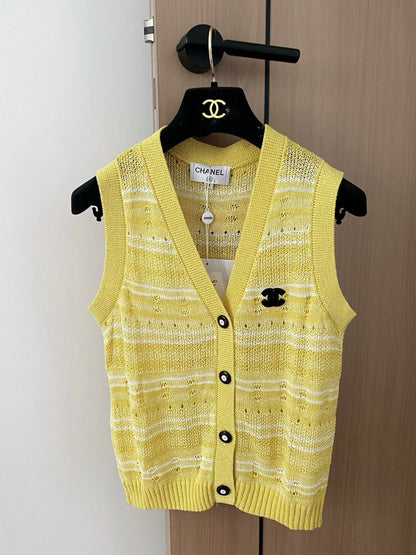 C 25 New Tricolor Hollow Out Vest