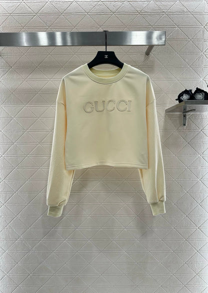 G 25 Round neck embroidered sweatshirt and trousers set