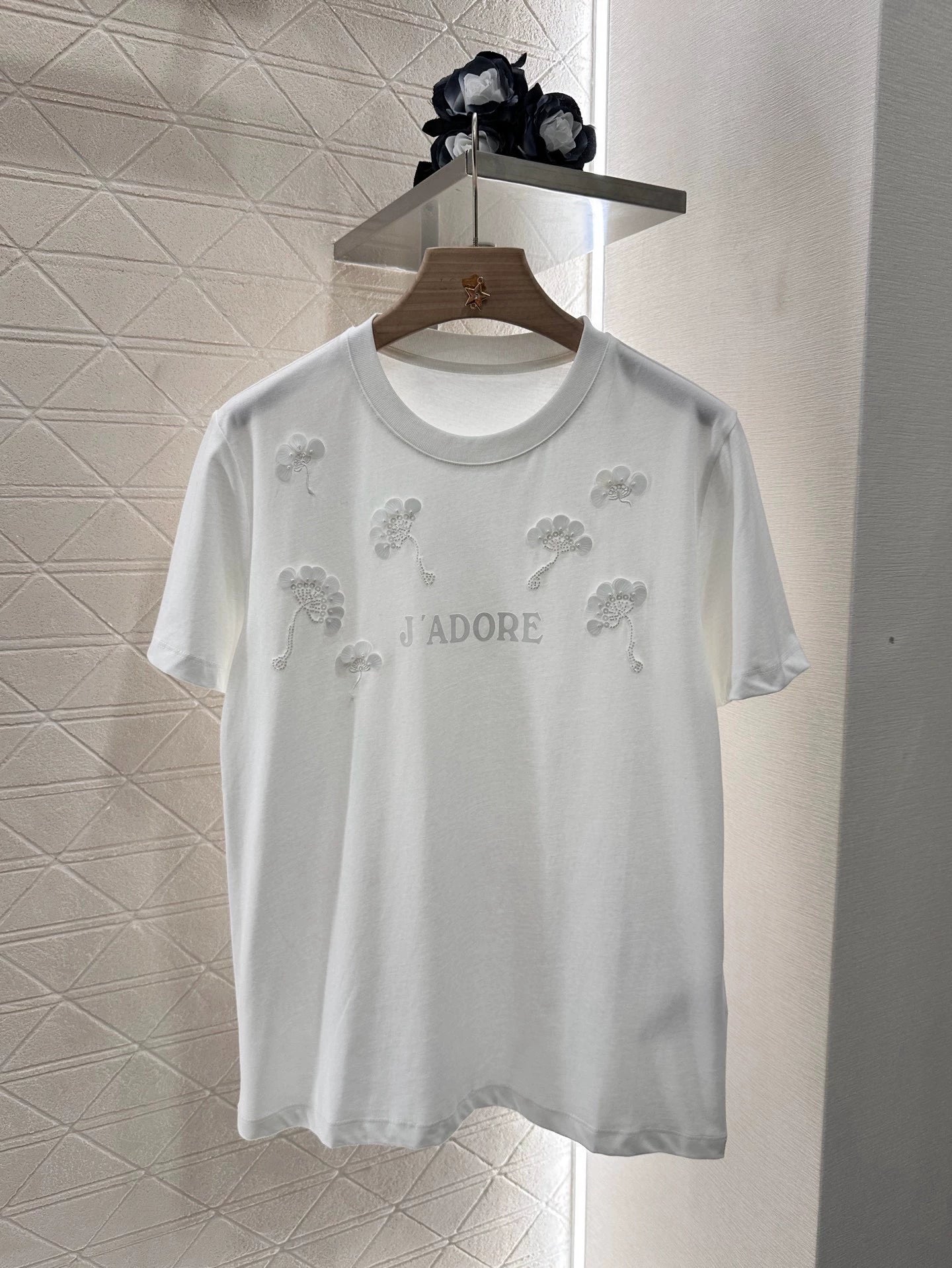 D 25 Heavy Duty Beaded Round Neck Short Sleeve T-Shirt (Black White Pink)