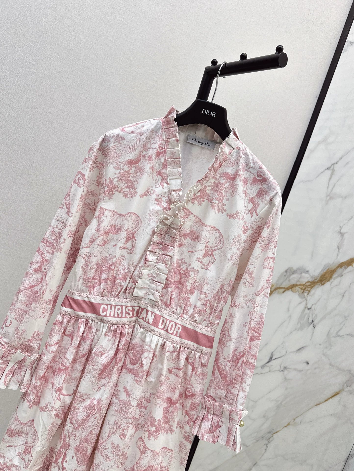 D 25 Animal jungle print accordion pleated lace dress