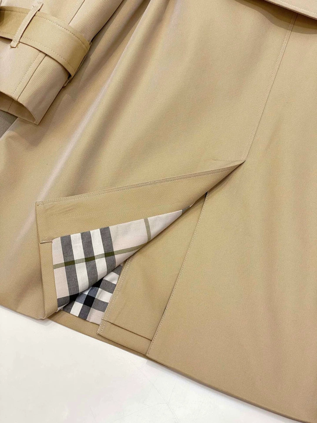 BU 25 new mid-length windbreaker