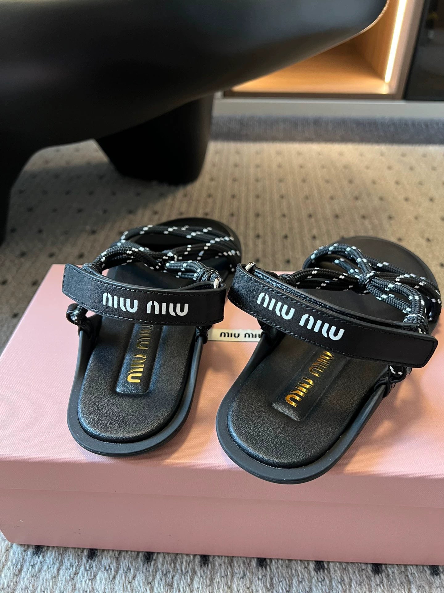 M 25 new summer simple and versatile knotted sandals and flat slippers