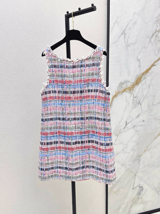 C 25 Spring/Summer New Sleeveless Dresses