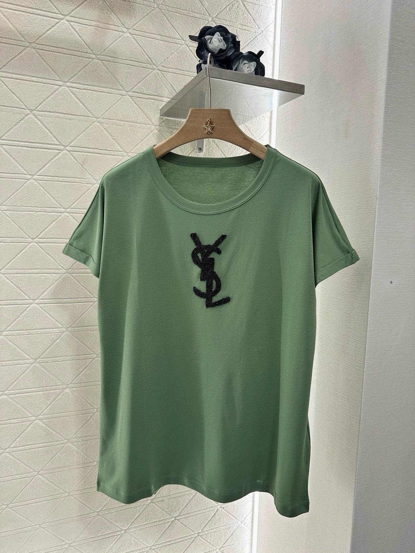 Y 25 Heavy Duty Beaded Embroidered Letter Short Sleeve T-Shirt (White Pink Green)