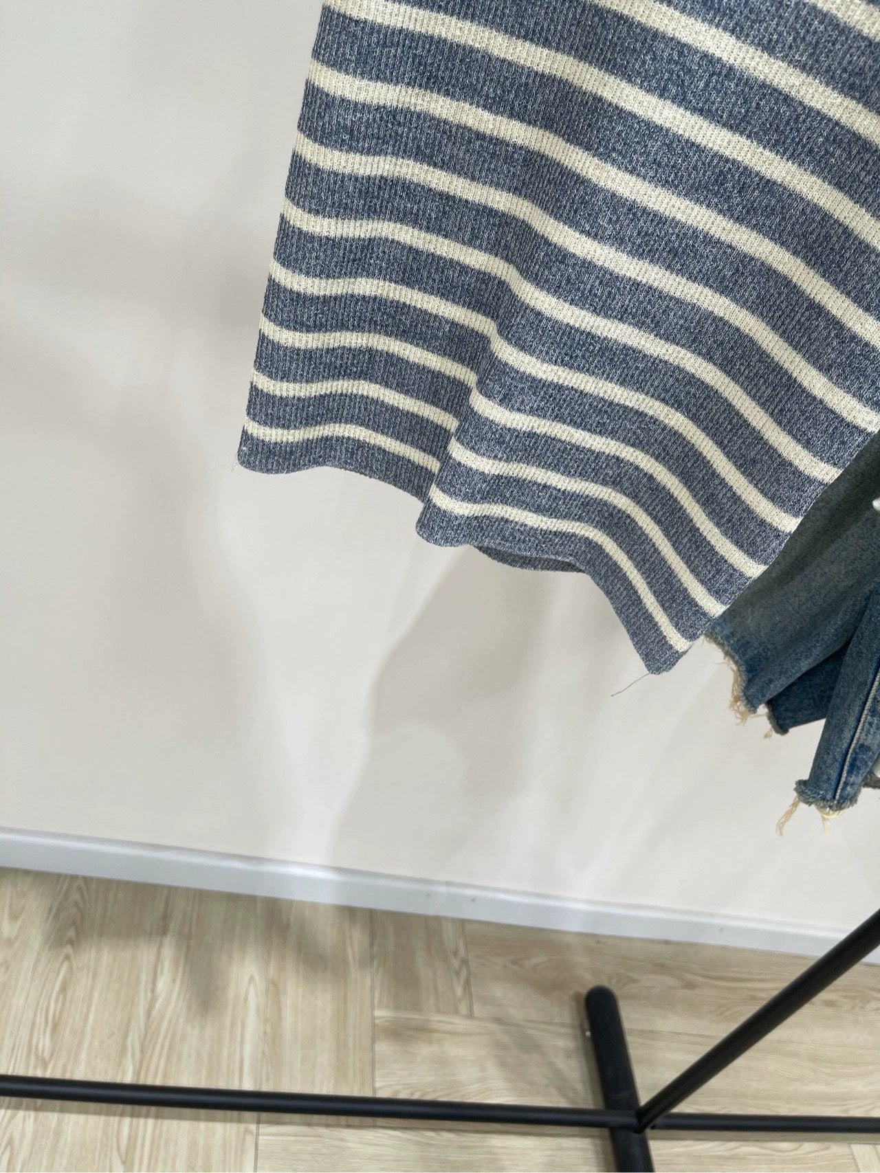 D 25Striped Linen Knit Short Sleeve Gray Blue