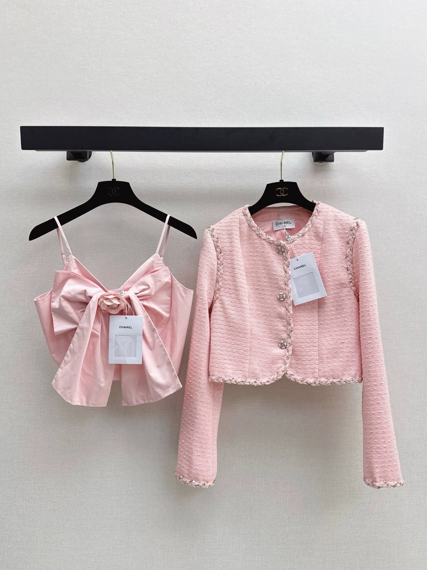 C 25 Bow-decorated suspenders(pink/white)