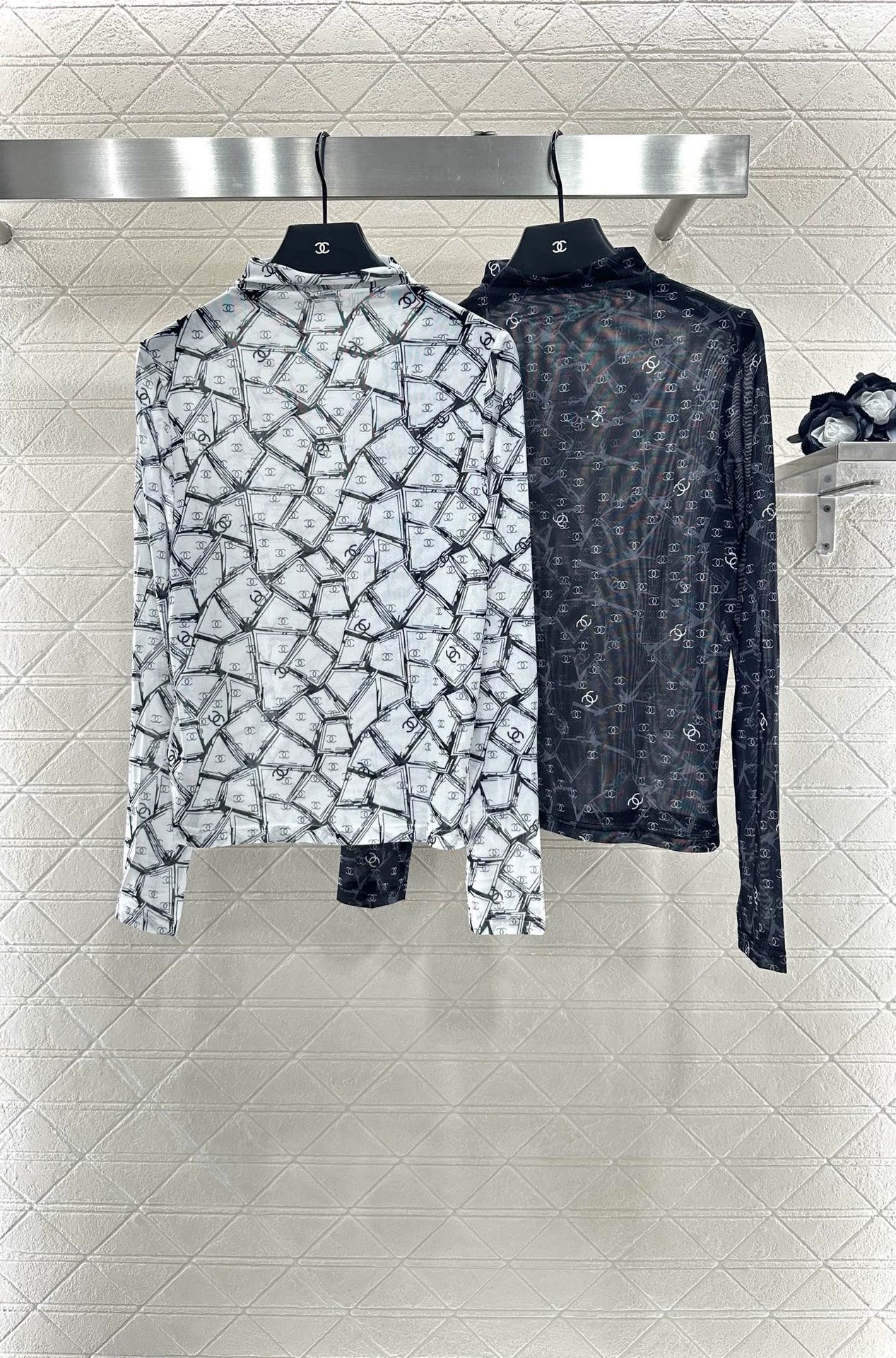 C 25 Slim-fit bottoming shirt