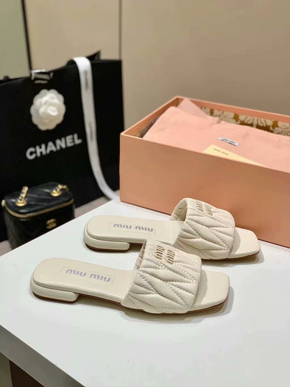 M 25 Spring and Summer New Soft Lambskin Wrinkled Sandals