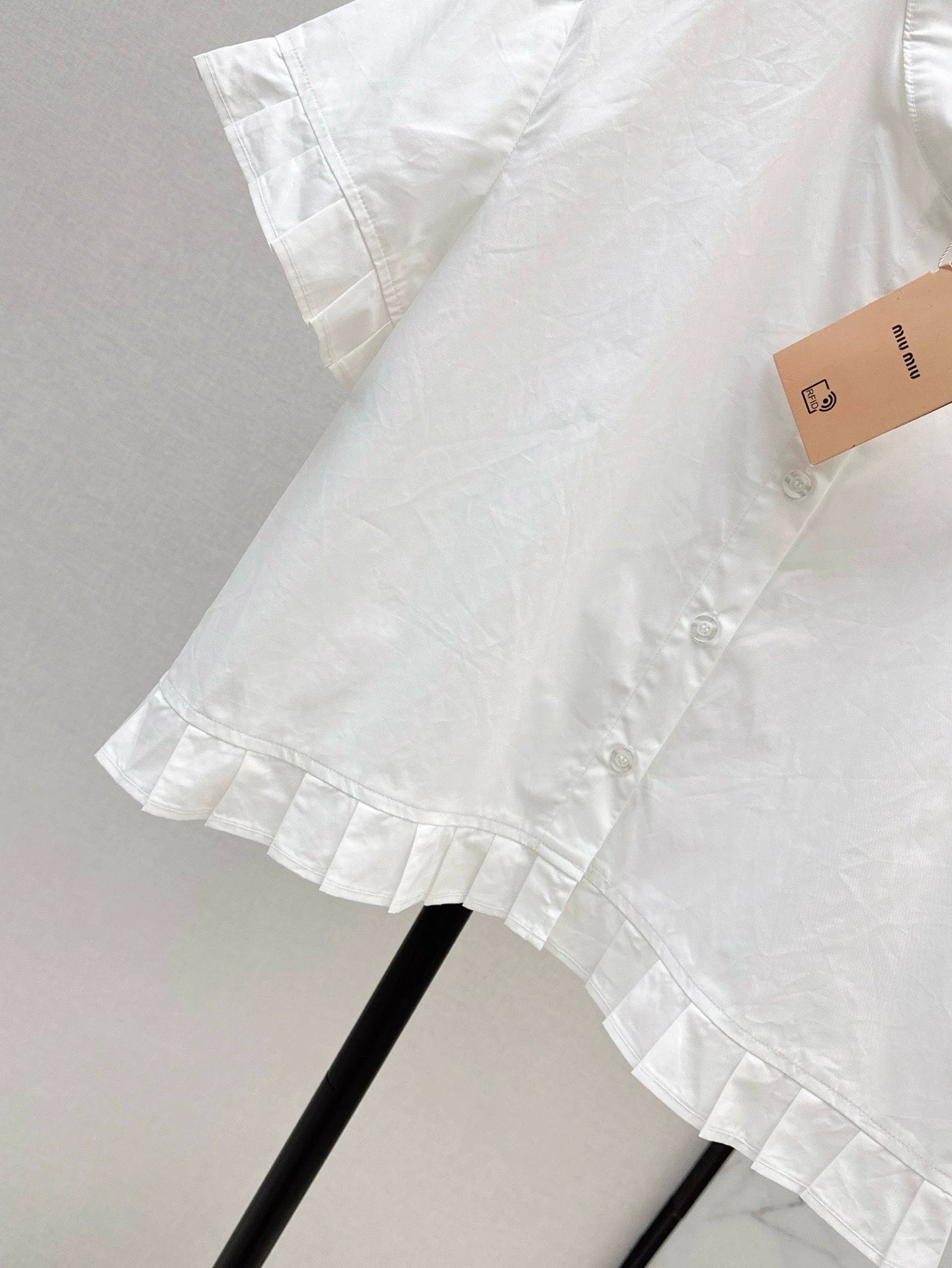 Chemise courte à volants pressés et broderie de lettres, nouvelle collection printemps/été M 25