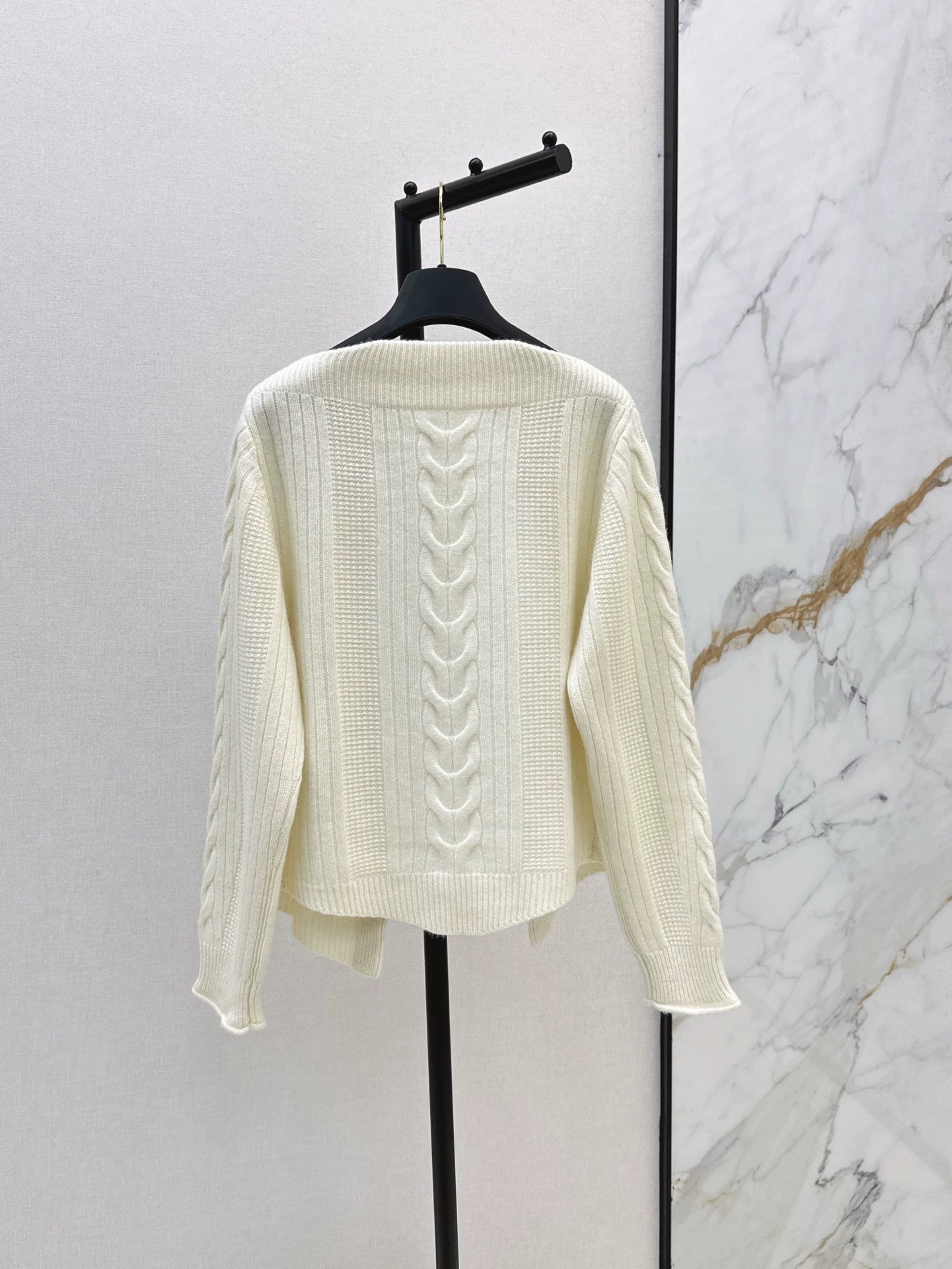 L 25 Cashmere Belted Cardigan