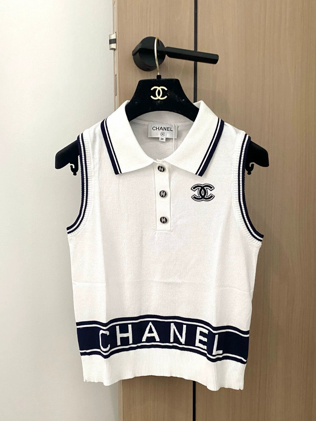 c 25 New Color Clash Letter Stripe Button Down Collar Sleeveless Knit Tank Top
