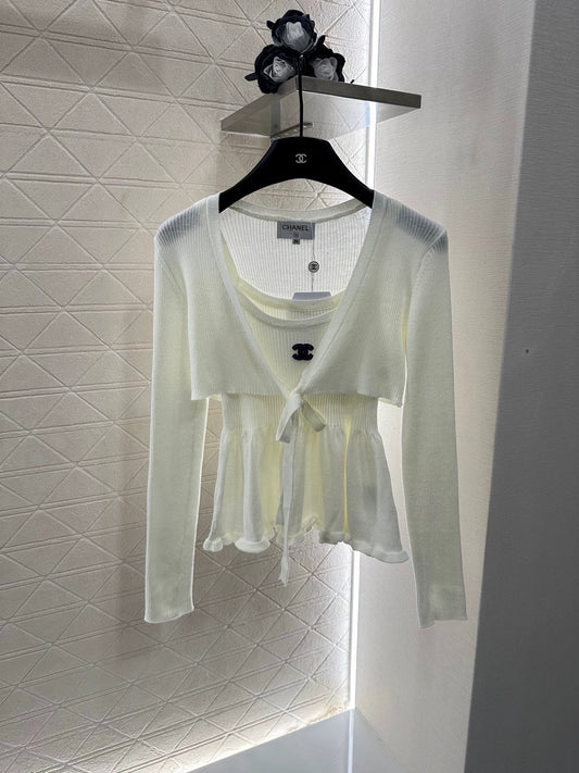 C 25 Two-piece suspender knitted cardigan