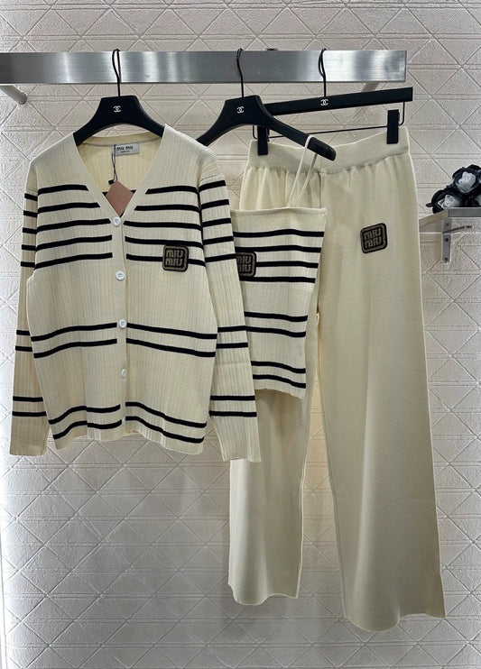 Mi 25 Three-piece suspender knitted cardigan and trousers set