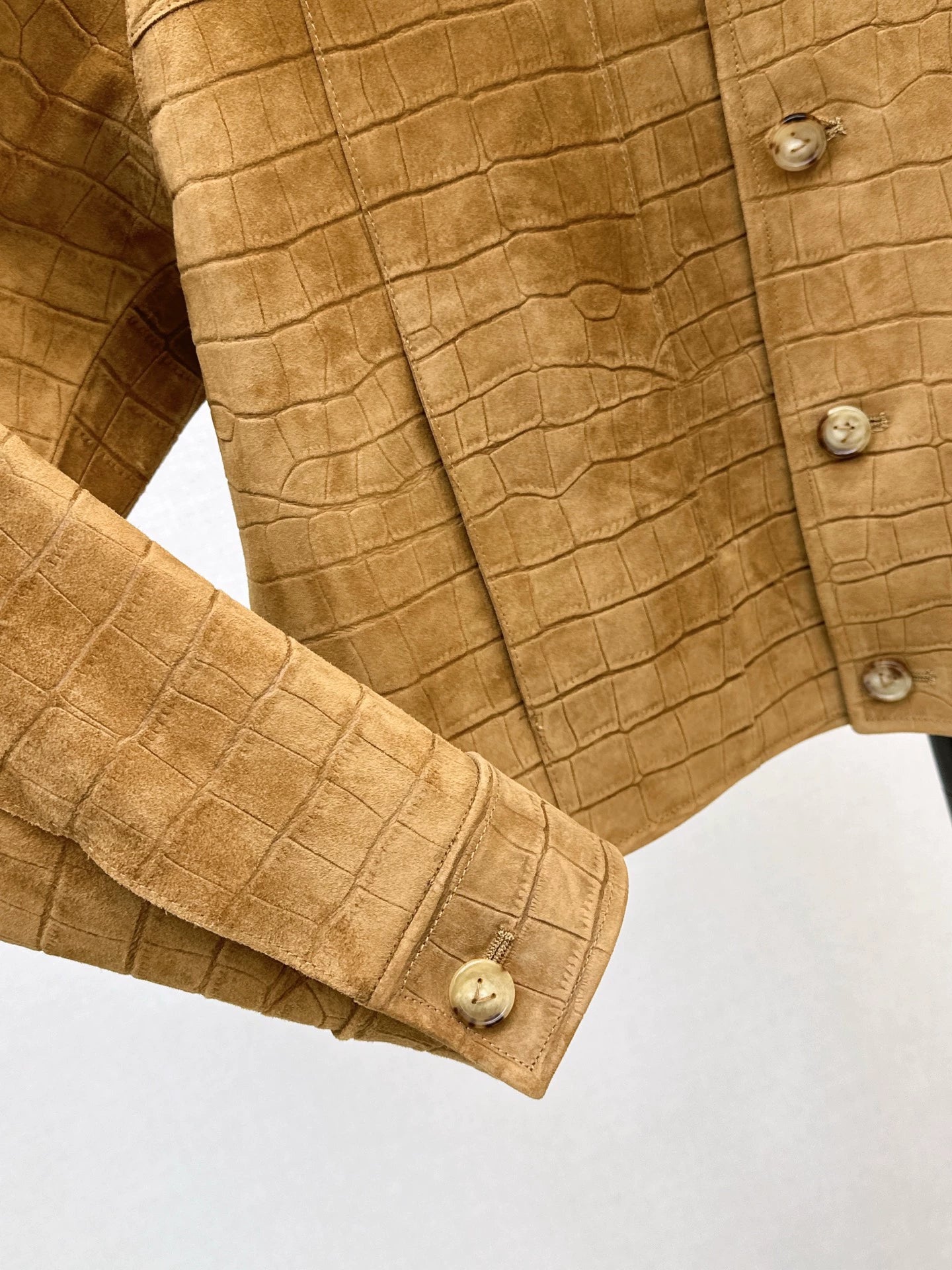 He 25fw crocodile-print sheepskin jacket