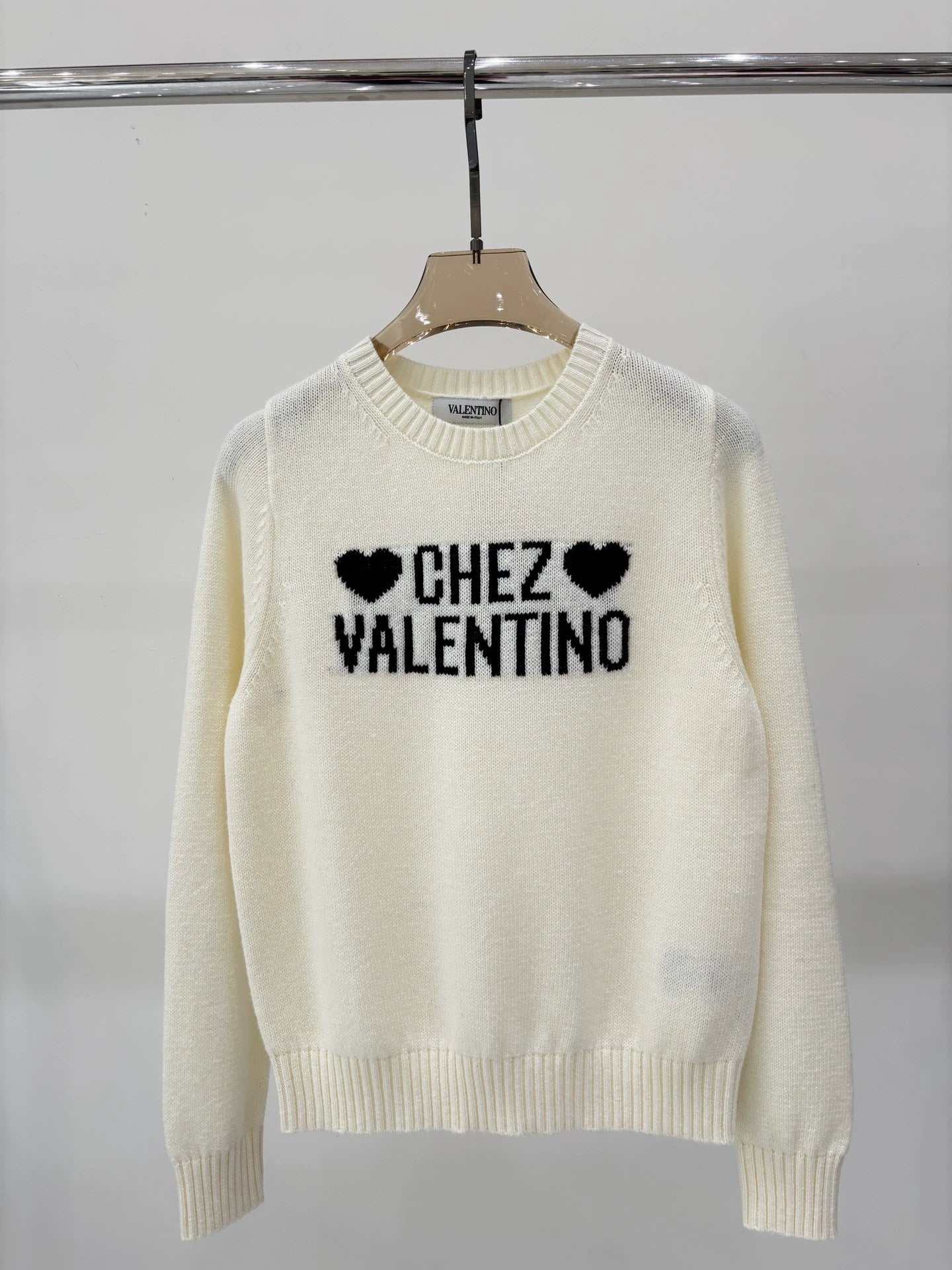 V 25 new letter jacquard round neck long sleeve knitted top(beige/pink)