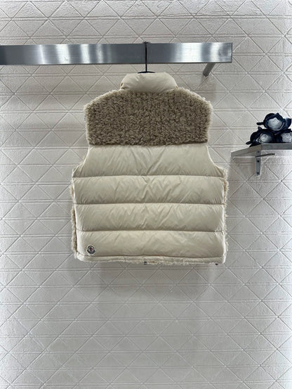 MO 25 Plush Zipper Down Vest