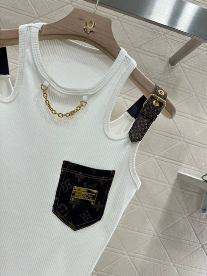 1ou 25 Leather shoulder strap with chain and cotton vest