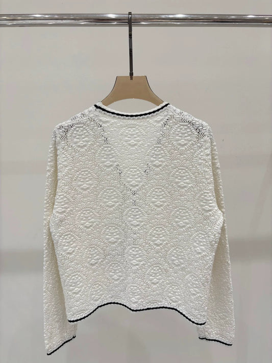T 25 Early Autumn New Lapel Three-dimensional Relief Grainy Hollow Cardigan
