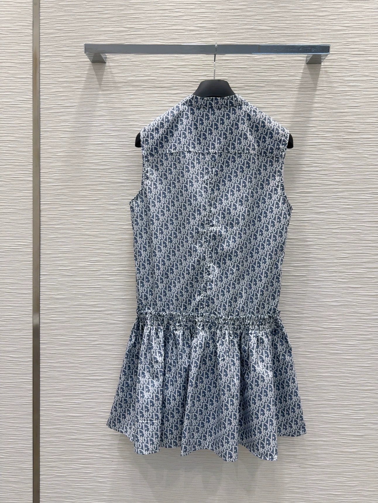 D 25 New Letter Printed Bee Embroidery Tie Sleeveless Dresses