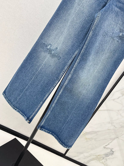 D 25 Damaged loose jeans