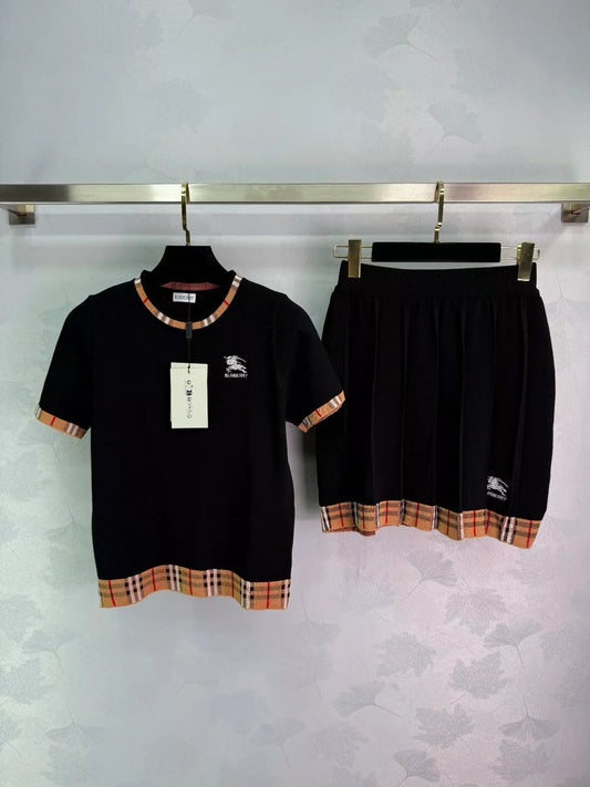 Bu 25 new new plaid short sleeve + pleated skirt set