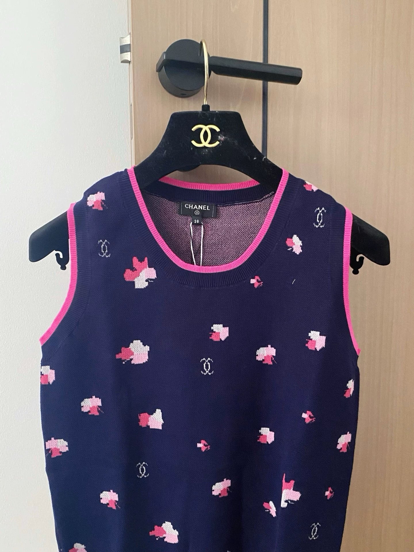 C 25 New color clashing undershirt