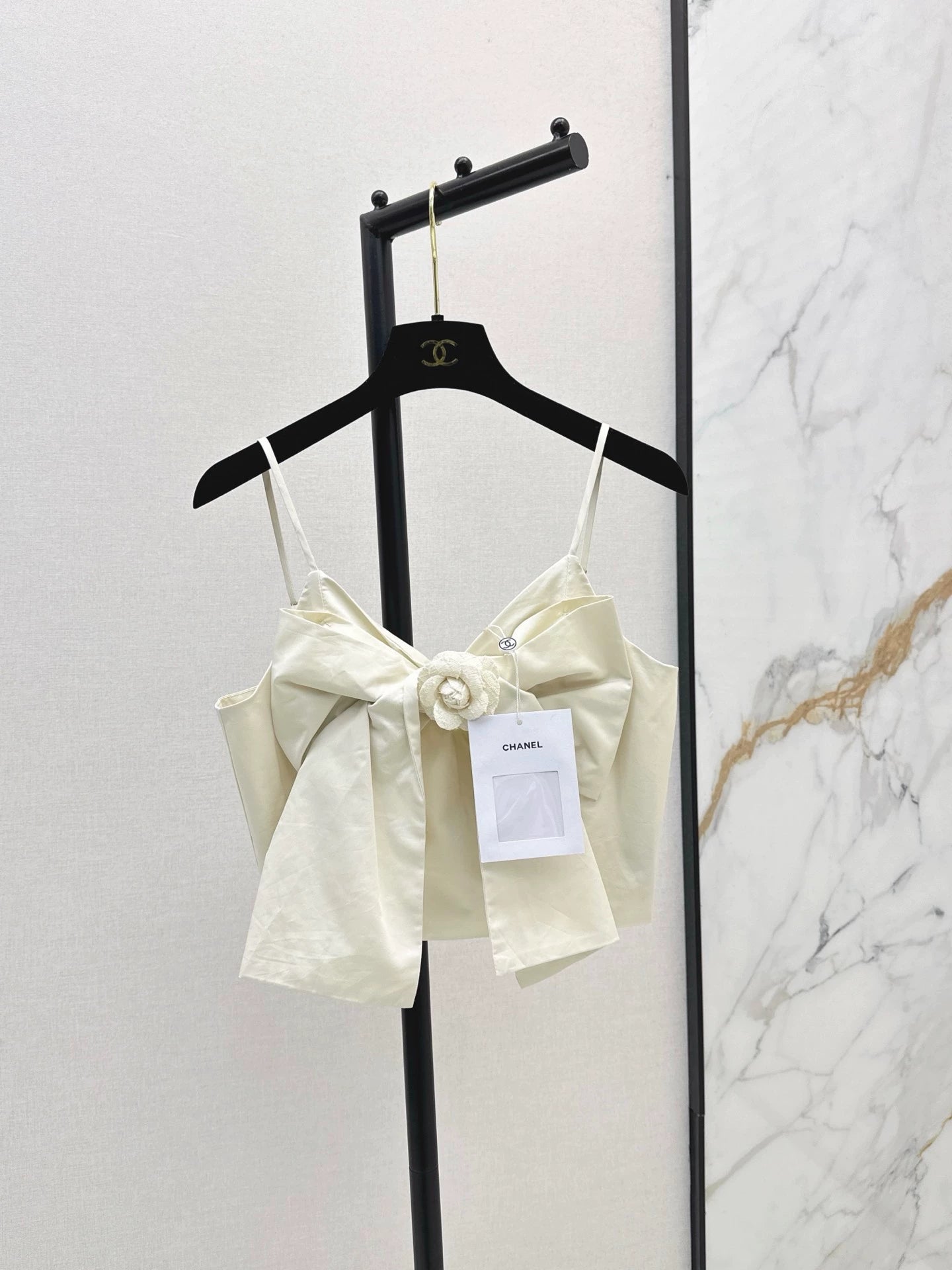 C 25 Bow-decorated suspenders(pink/white)