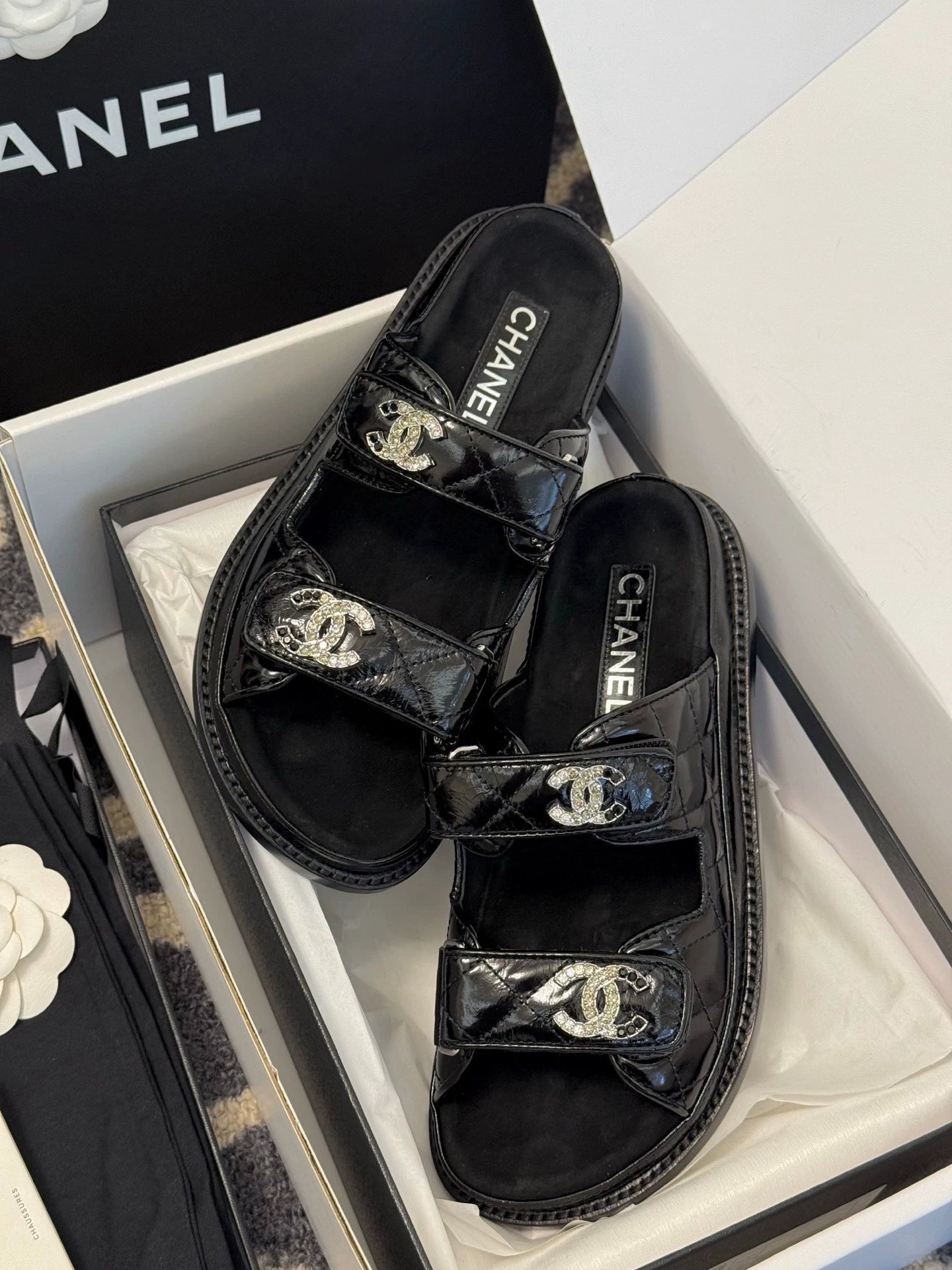 C 25 Summer New Rhinestone Logo Beach Sandals