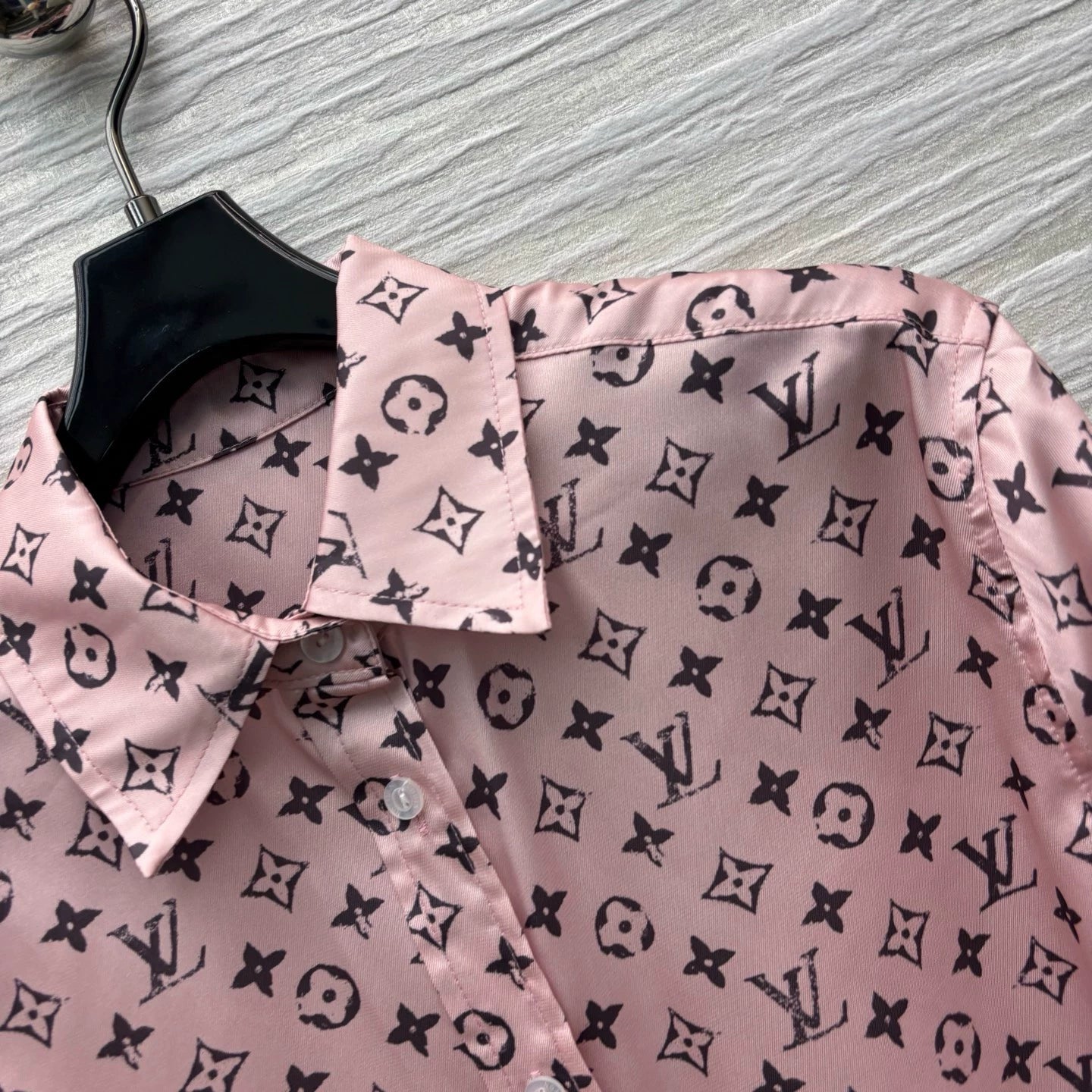 L 25 Spring/Summer New Pink Silk Shirt