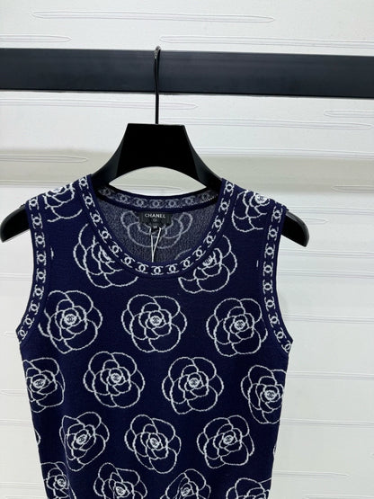 C 25 Camellia Jacquard Knit Vest