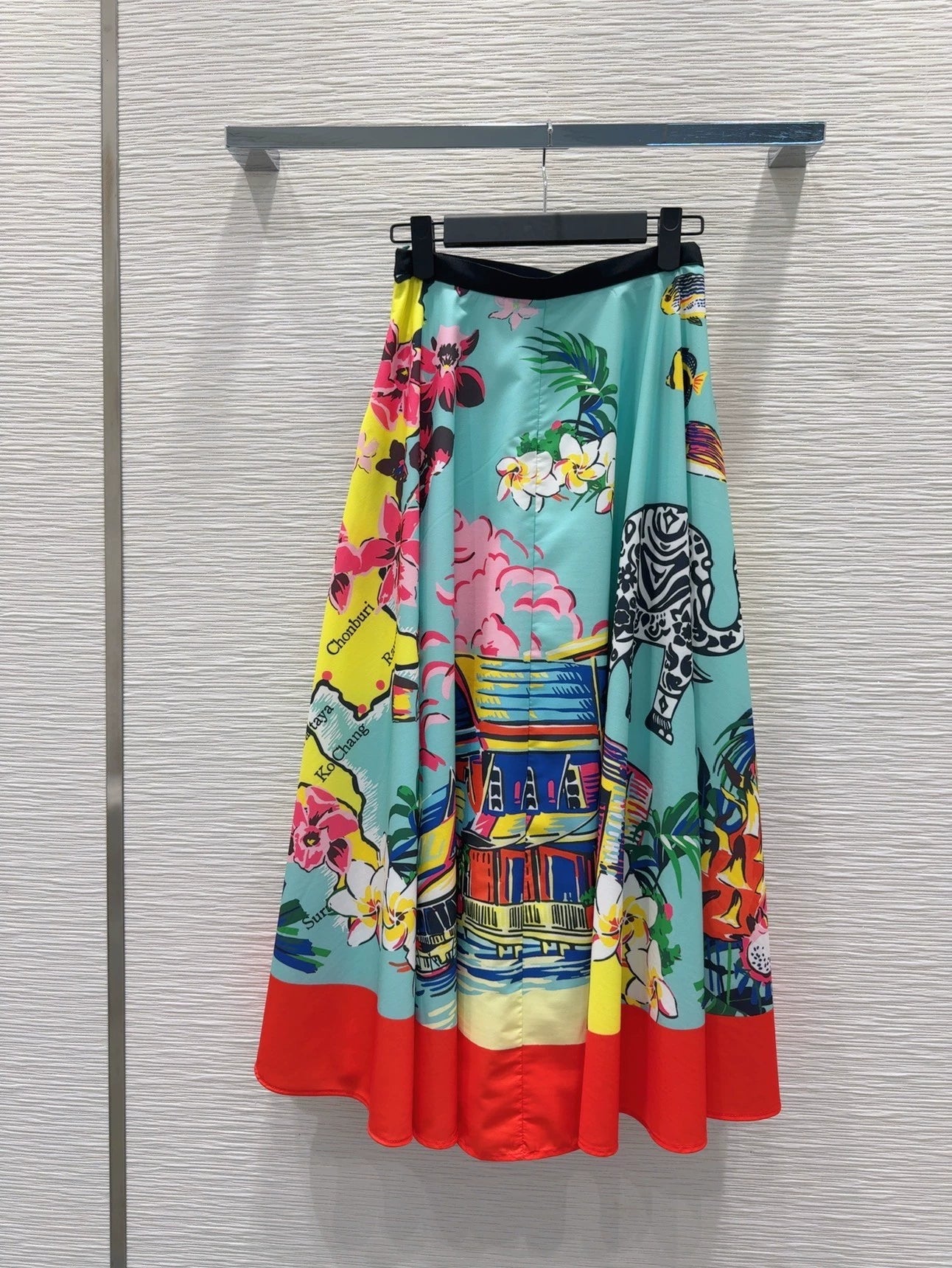 D 25 new style painted print long skirt